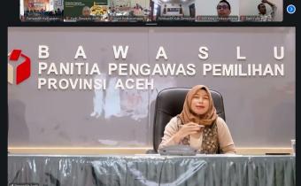 Maitanur menyampaikan sambutan kepada peserta pelatihan