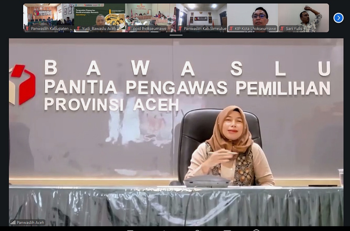 Maitanur menyampaikan sambutan kepada peserta pelatihan