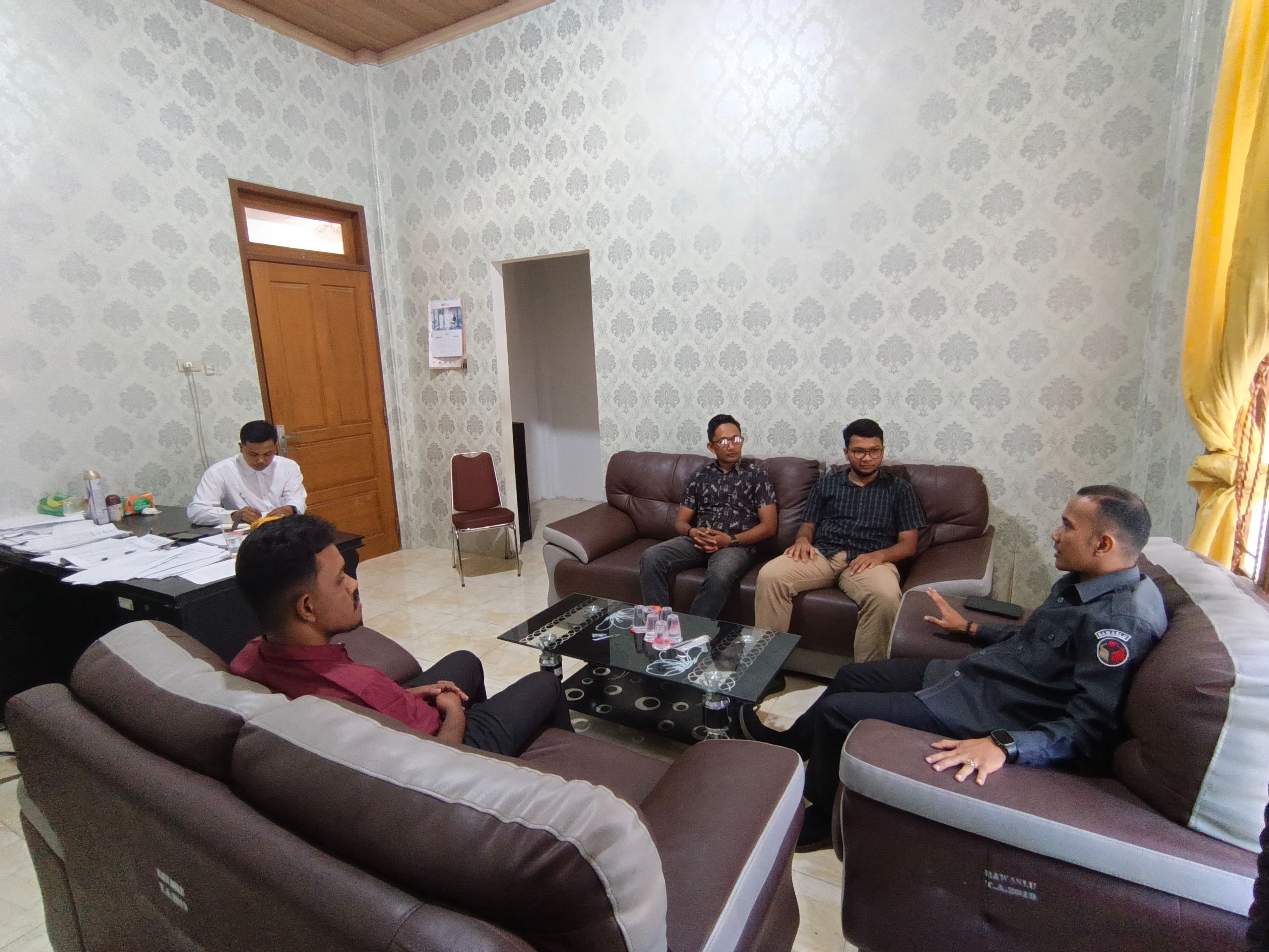 indra abidin memberikan arahan kepada formatur kader p2p