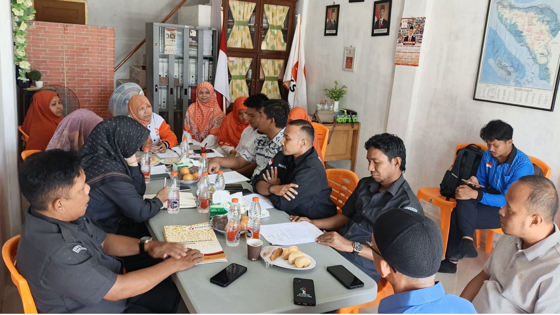 Bawaslu Kabupaten Pidie Laksanakan pengawasan Pemutakhiran Data Partai Politik ke DPD PKS Pidie