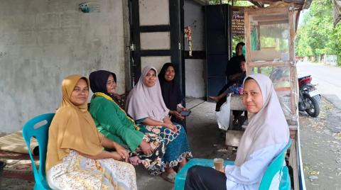 Nelliyana melaksanakan diskusi Konsolidasi Demokrasi bersama kelompok rentan perempuan