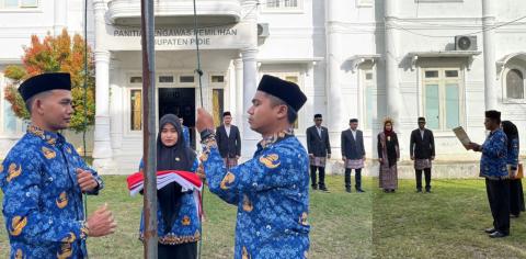 prosesi upacara HUT RI 81 di Bawaslu Kabupaten Pidie