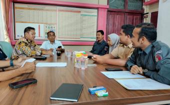 Pimpinan Beserta Jajaran Sekretariat Panwaslih Kabupaten Pidie Beraudiensi Dengan Jajaran KIP Kabupaten Pidie di Ruang Rapat Sekretarian KIP Pidie [20/5/2025]