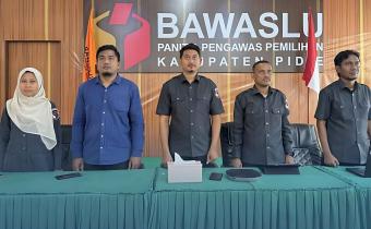 Pimpinan Bawaslu beserta jajaran Sekretariat Panwaslih Kabupaten Pidie mengikuti Kick Off P2P tahun 2026 Secara daring pada Selasa, (12 Mei 2026).