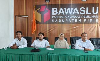 Bawaslu Kabupaten Pidie mengikuti kegiatan Halal Bihalal Bawaslu RI secara daring