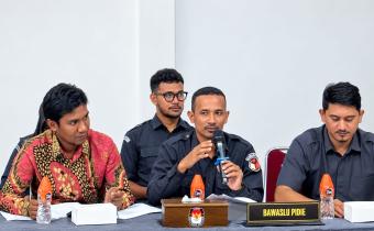 Pimpinan Bawaslu Kabupaten Pidie Hadir Awasi Rapat Pleno PDPB Triwulan II